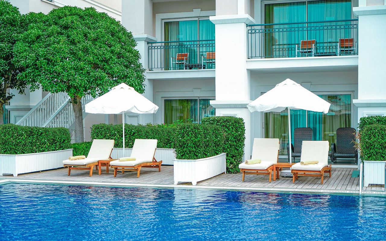 090-titanic-deluxe-golf-belek-family-pool-suite-swim-up