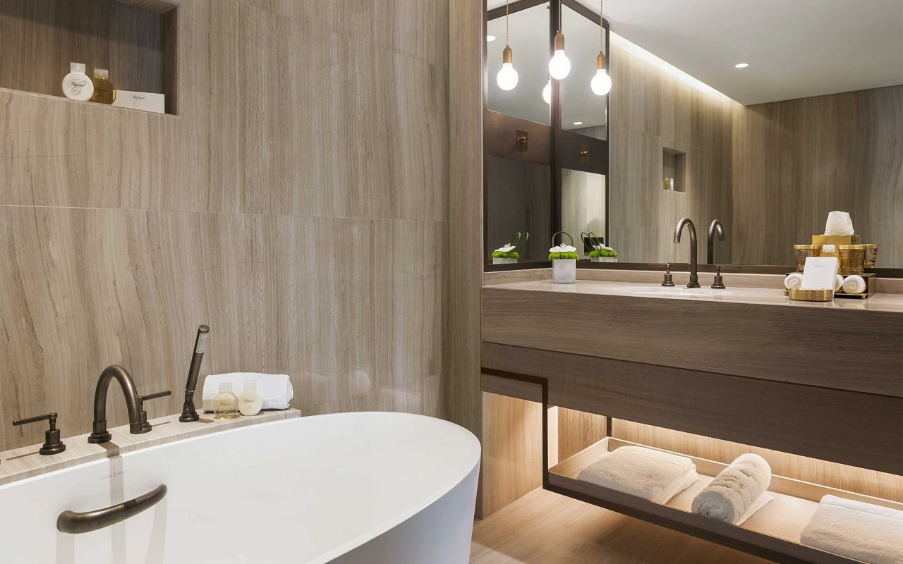 16-9-jumeirah-beach-hotel-suite-bathroom_landscape