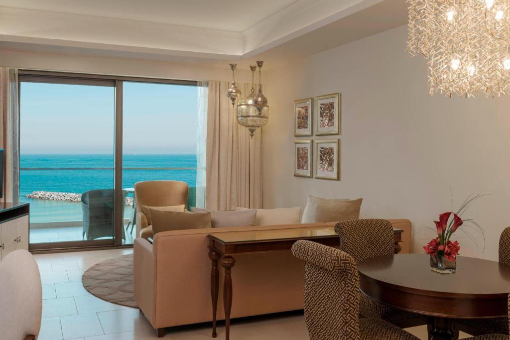 Al Dana Suite