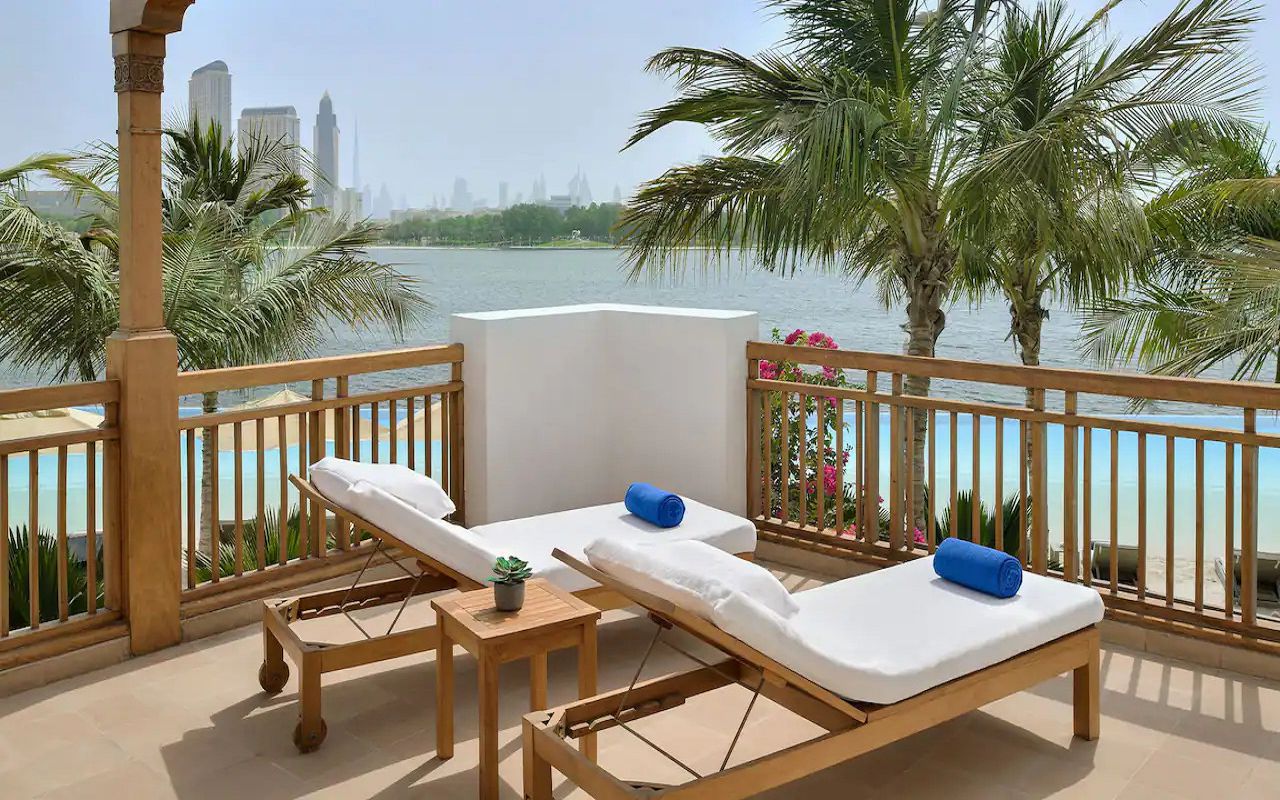 AnyConv.com__DXBPH-P0677-Park-Terrace-Suite-Lagoon-View.16x9