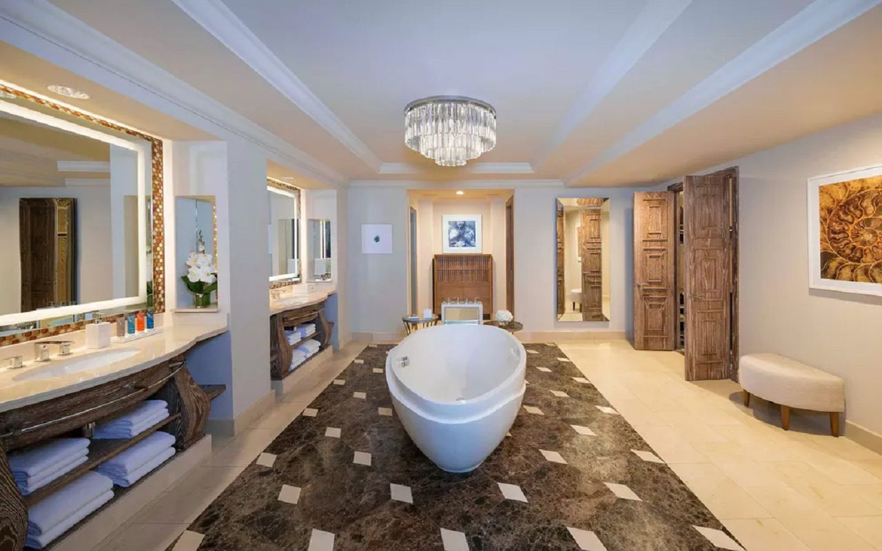 AnyConv.com__Suites-Regal-Interior-BathroomWide