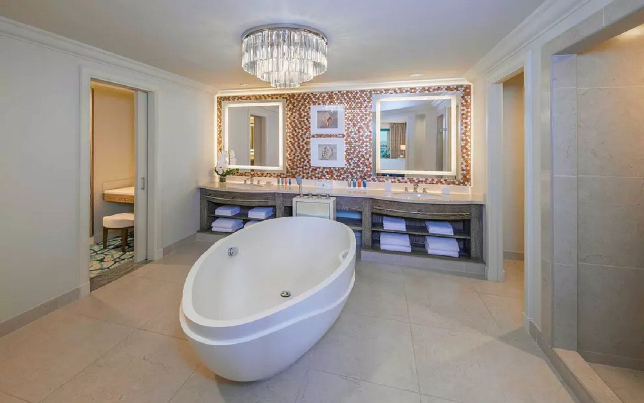 AnyConv.com__Suites-Terrace-Interior-BathroomMirrors