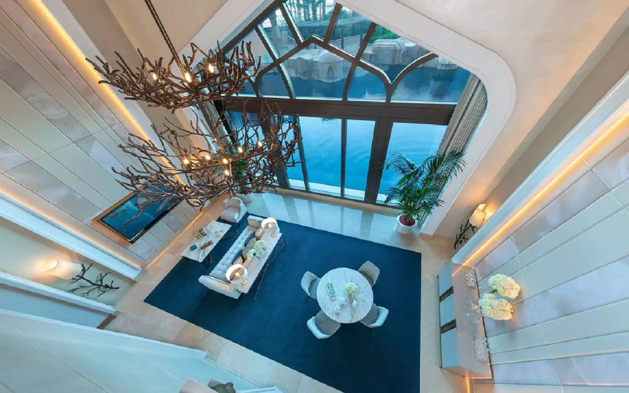 AnyConv.com__UnderwaterSuite-Interior-UpperViewUnderwaterSuiteLivingRoom