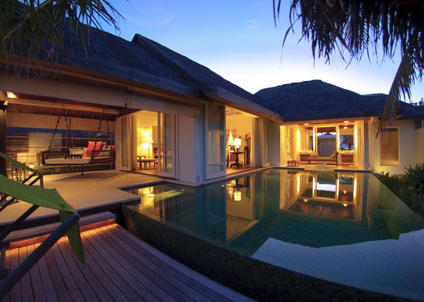 Beach House with Pool2