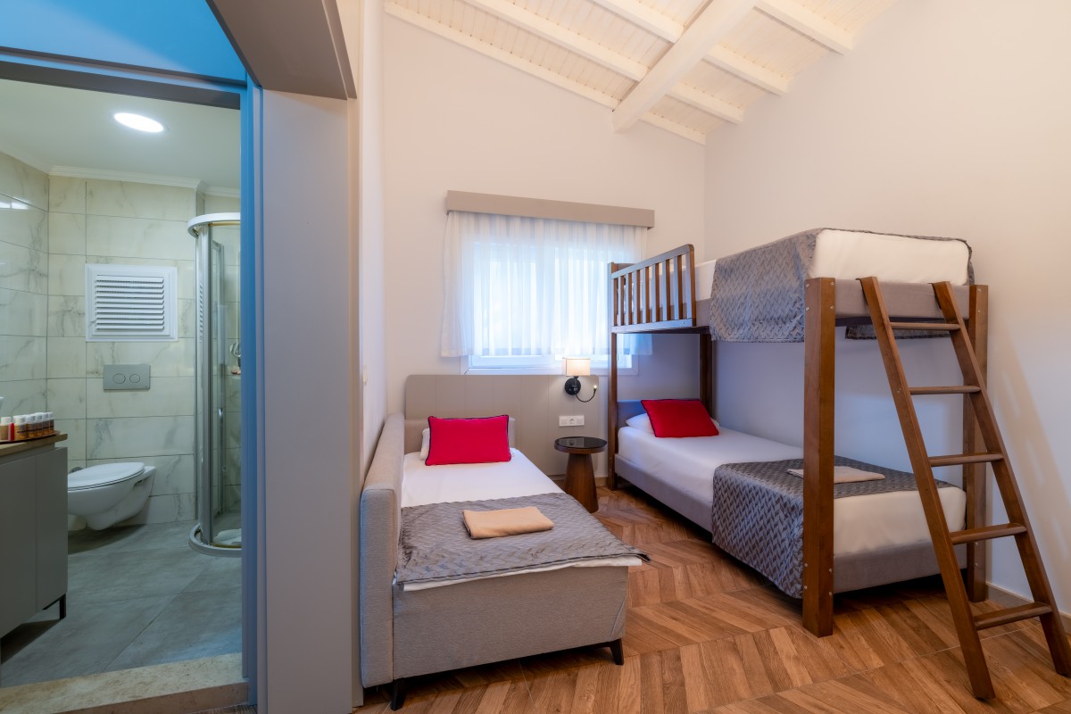 Deluxe Family Room (7)