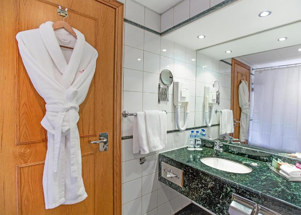 Hotel-Bathroom