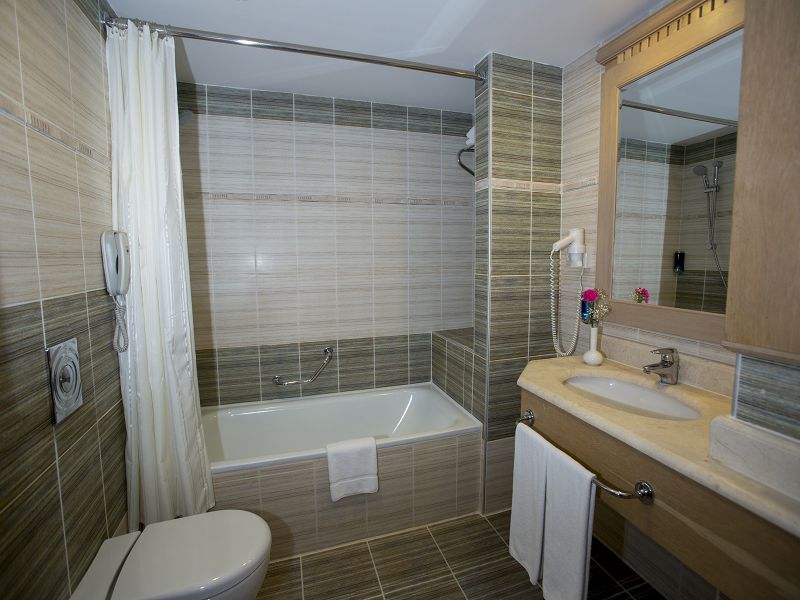 LARA_FAMILY ELITE 2 BEDROOMS_BATHROOM