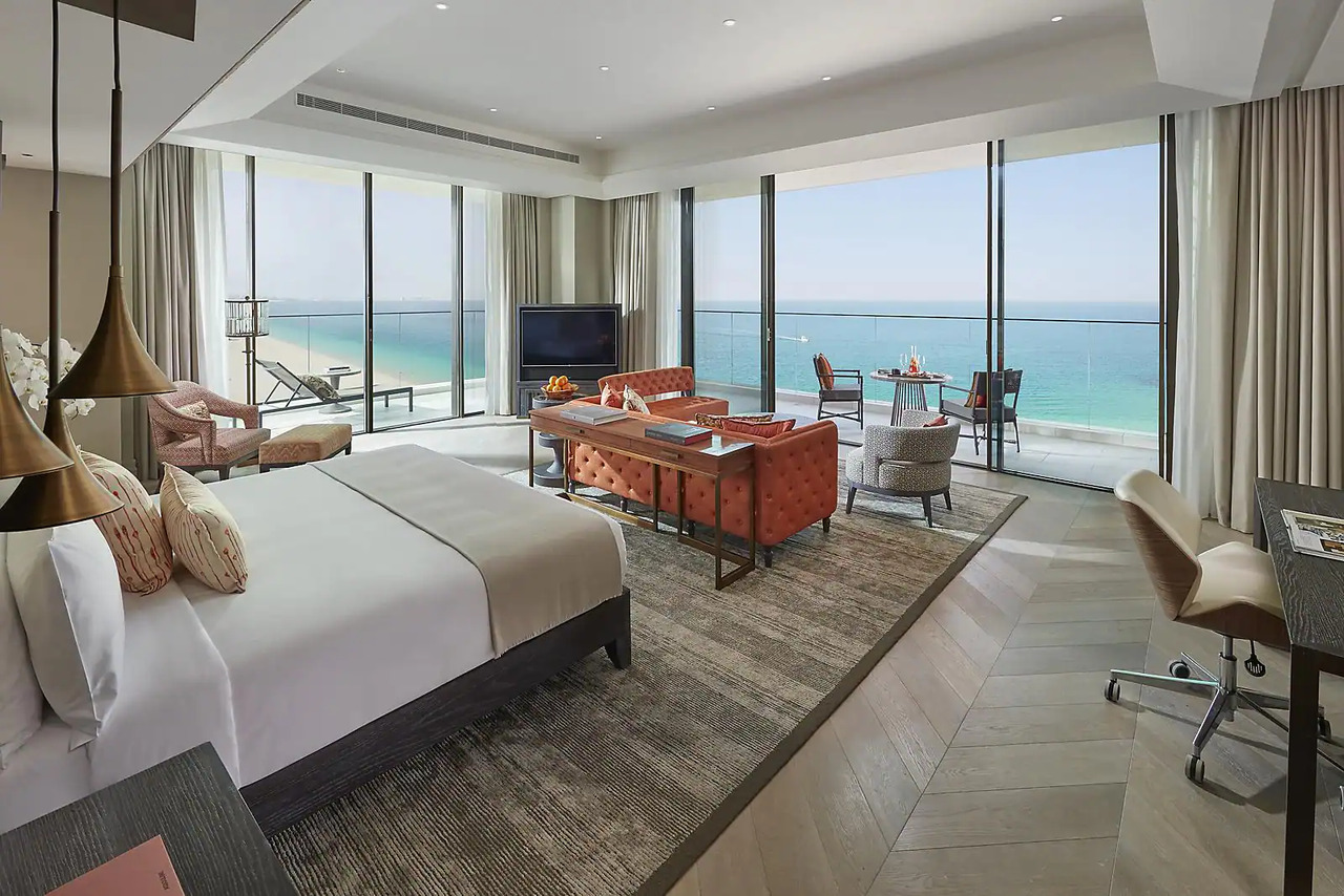 Mandarin Sea Front Suite (2)