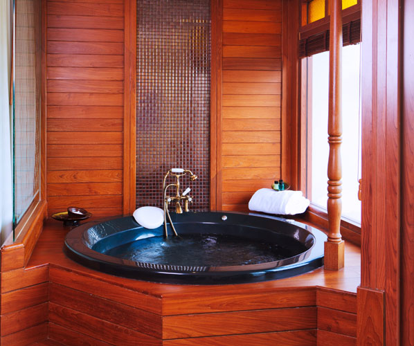 Ocean Jacuzzi Suite