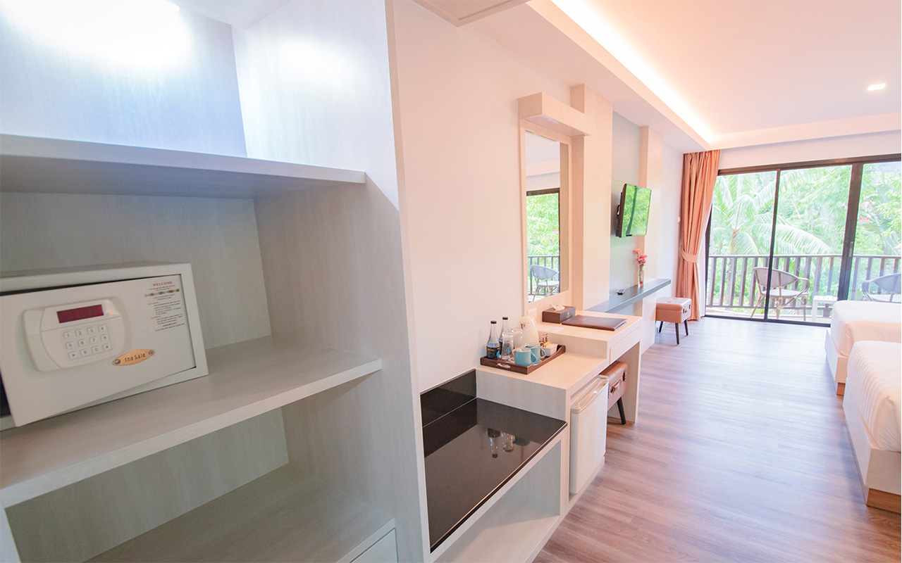 Premier Deluxe Room (6)
