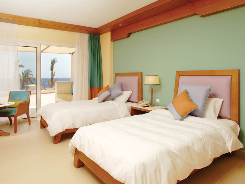 Premium Beach Front Room (4)