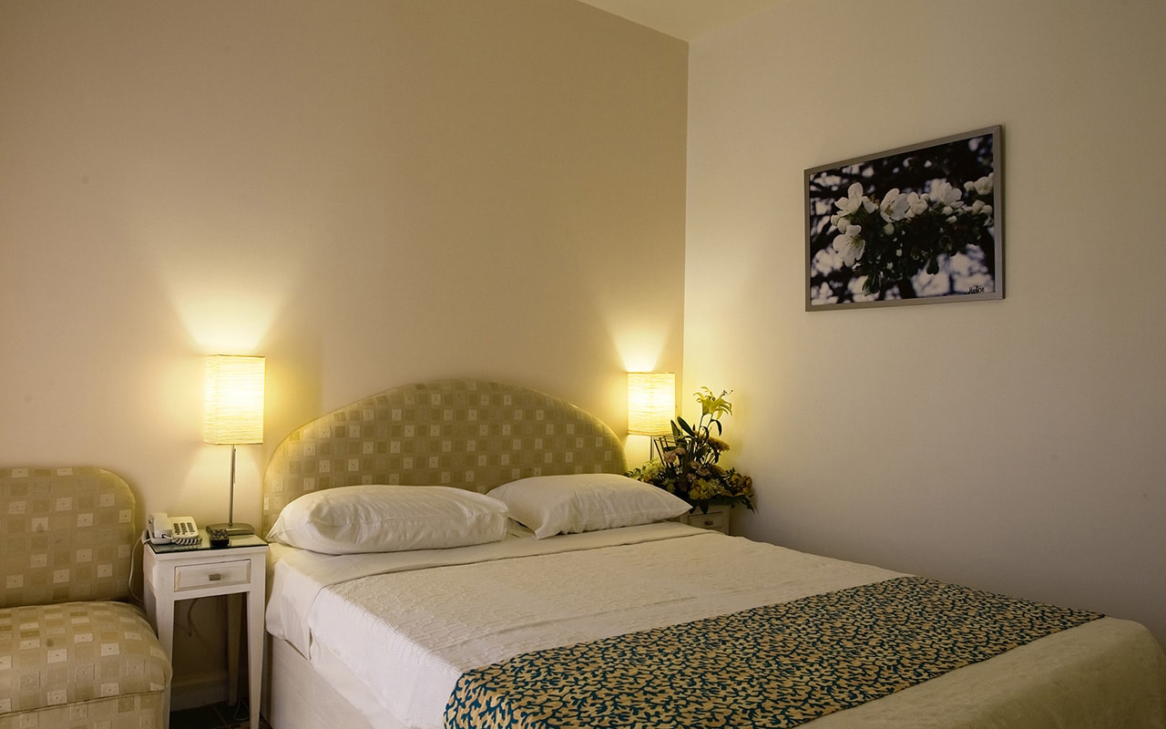 Rihana_Inn_Honeymoon_Room_Gouna-min