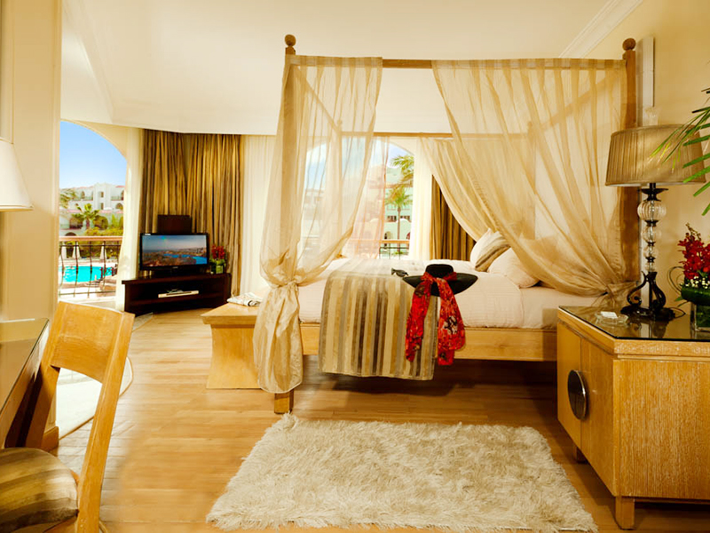 Royal Savoy Suite (2)