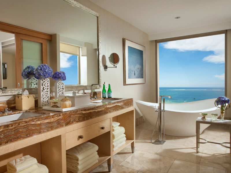 Royal beach front suite - bathroom