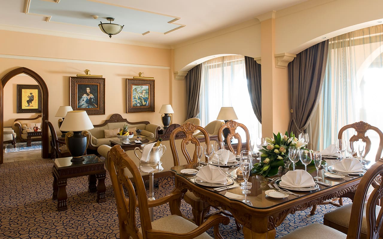 Royal_Suite_living_room