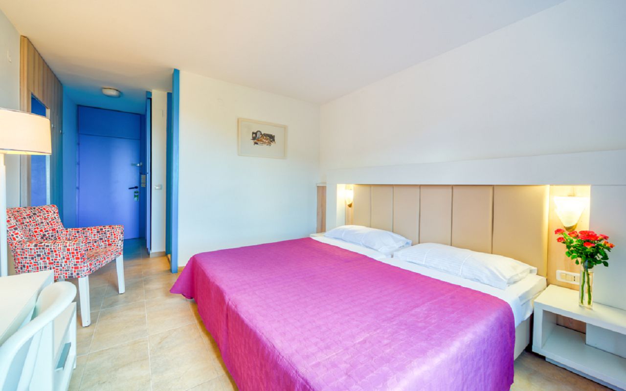 Slovenska-Plaza-double-twin-room6