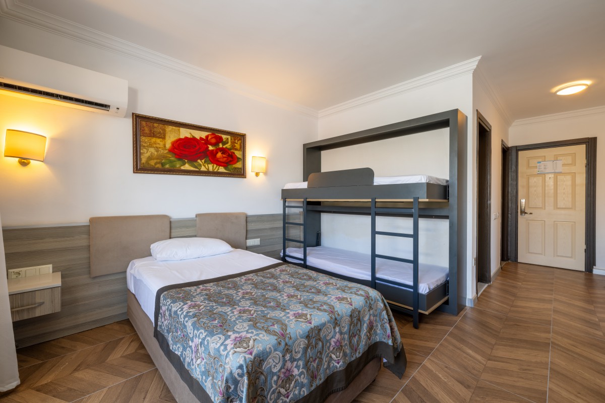 Standard Room With Bunkbed 2