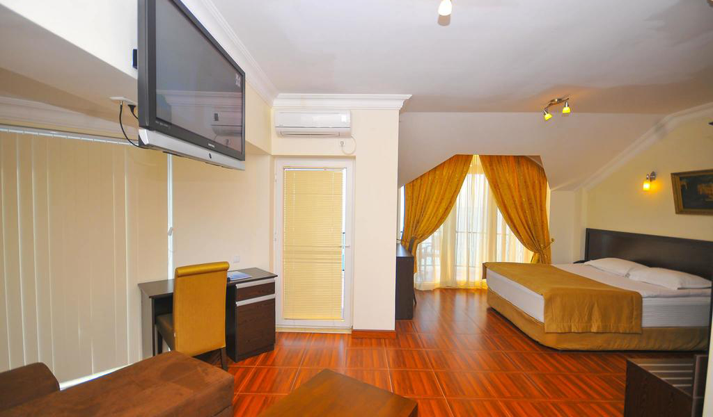 Suite with Balcony