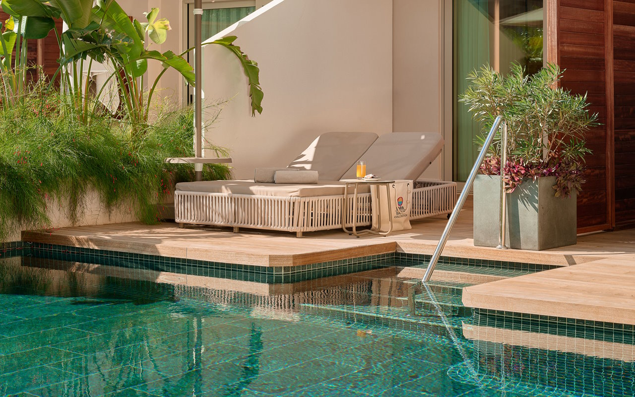 deluxe-family-suite-swim-up-8