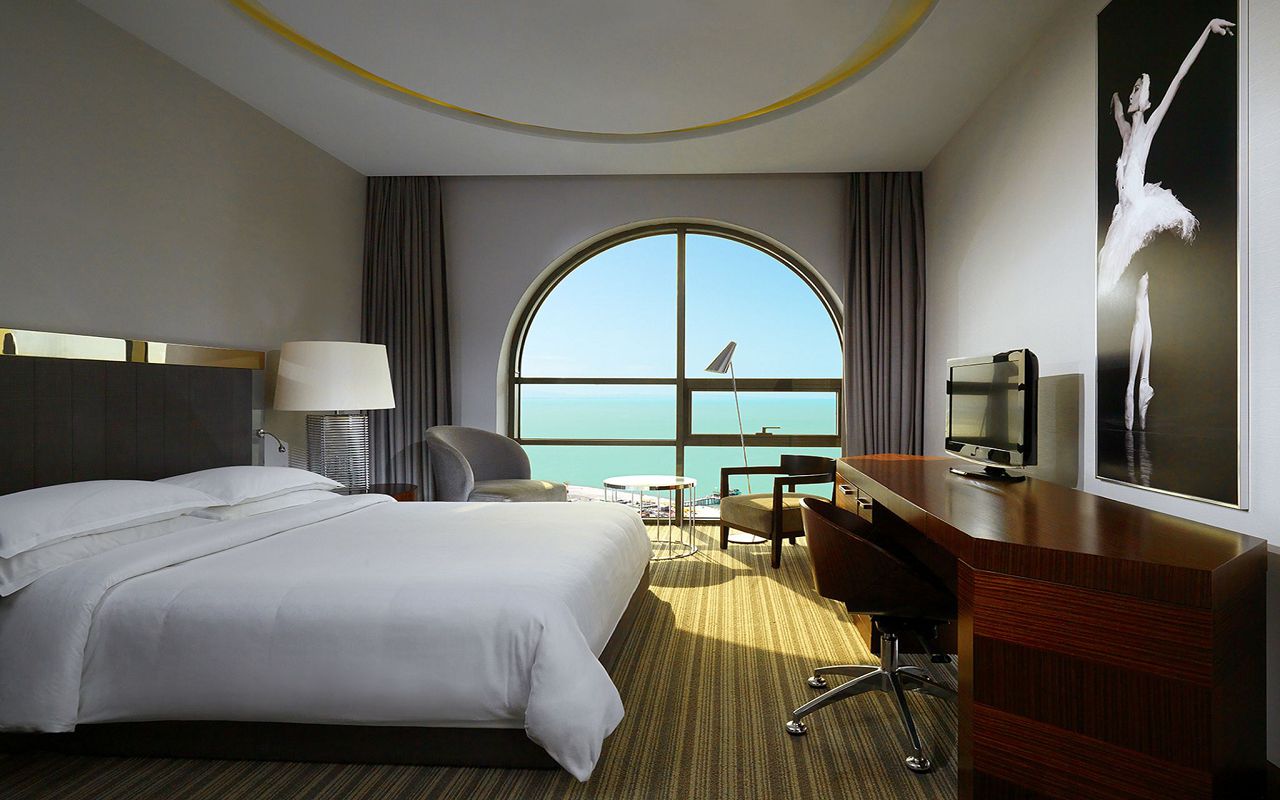 deluxe_room_1208_prev_2048x1536--1-