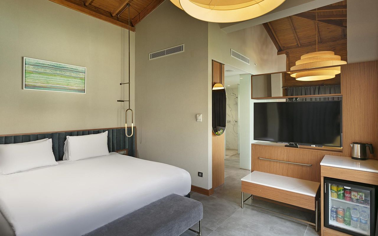 titanic-deluxe-golf-belek-bali-house-swim-up-2