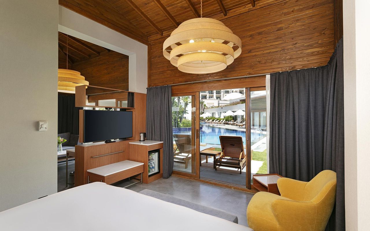 titanic-deluxe-golf-belek-bali-house-swim-up-3