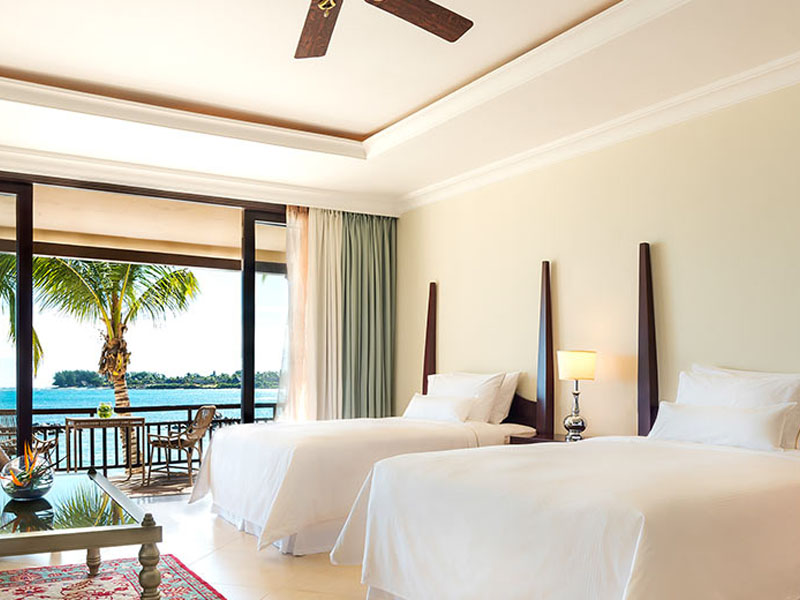 Beachfront Deluxe Room Twin