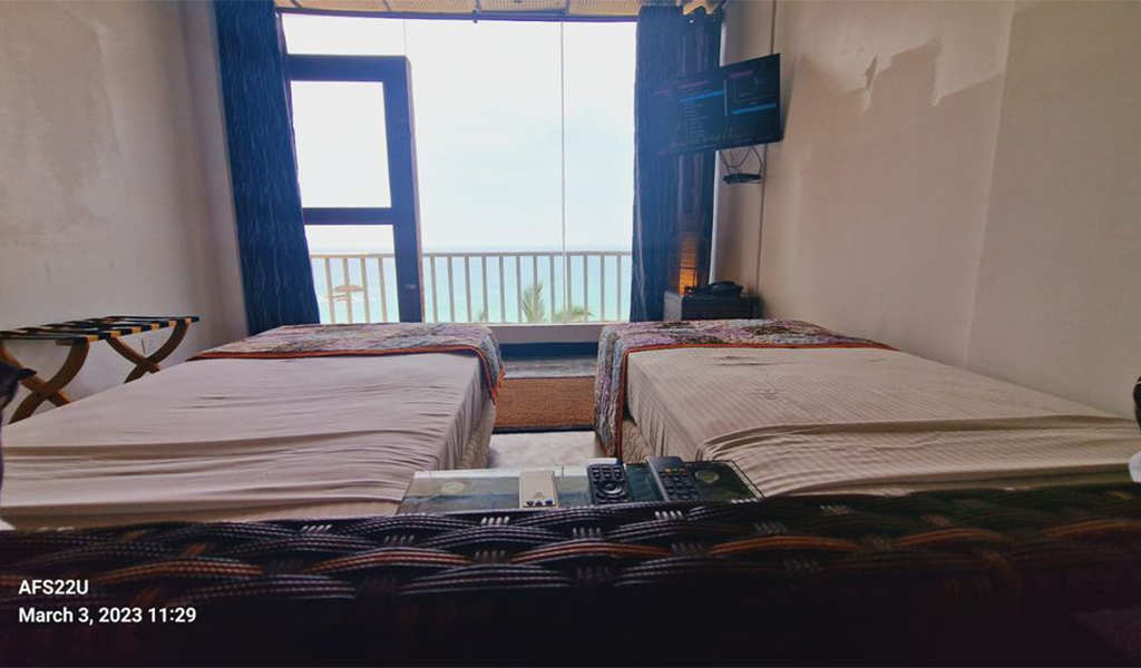 Standard Sea View Room (3)