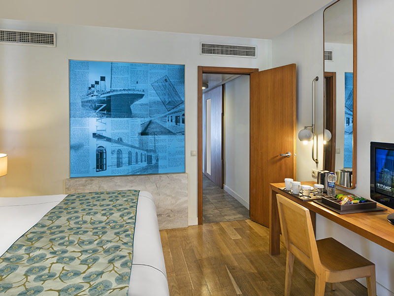 Titanic_Beach_Lara_Family_Port_Suite_3