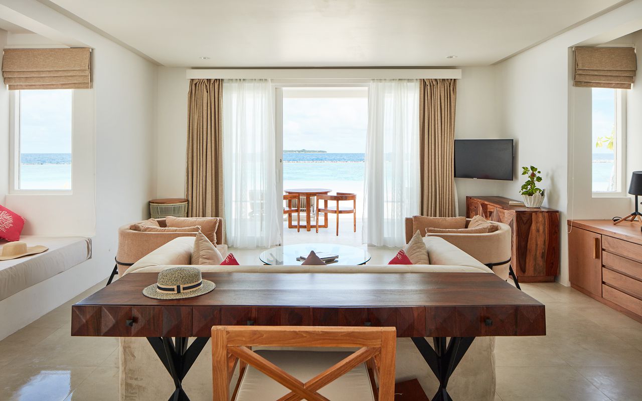 Iruveli_Grand_Beach_Suite_0409