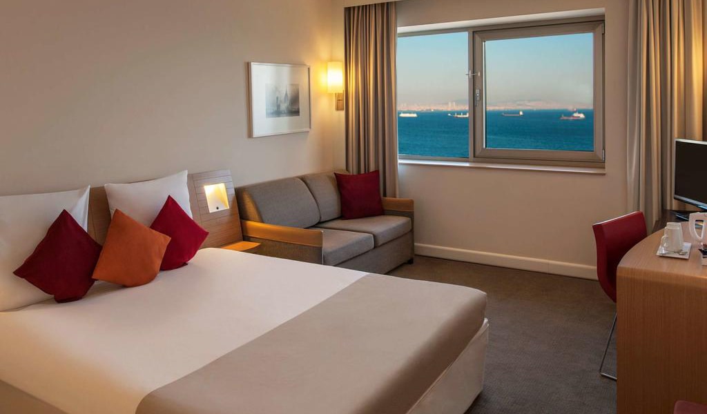 Standard Room With Queen Size Bed And Sofa-min