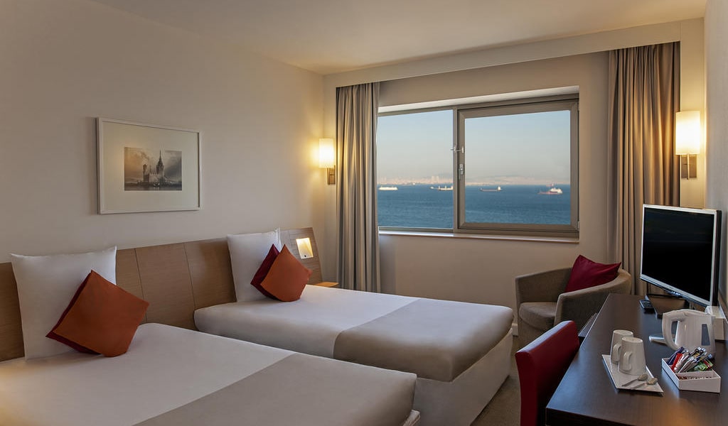 Standard Room with twin beds 5-min