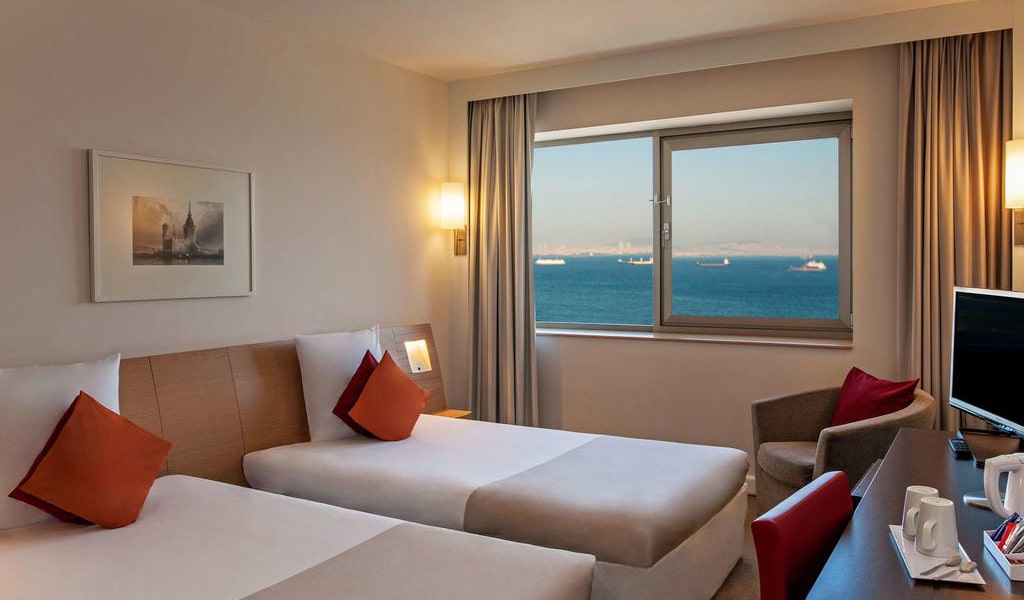 Standard Room with twin beds-min