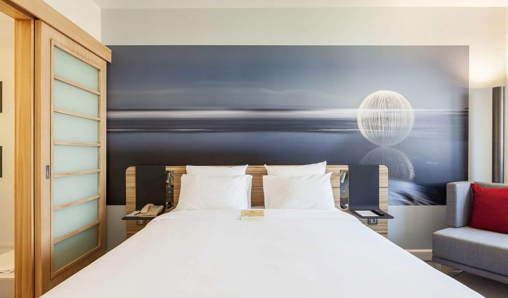 Superior Room with Queen Size Bed 2-min