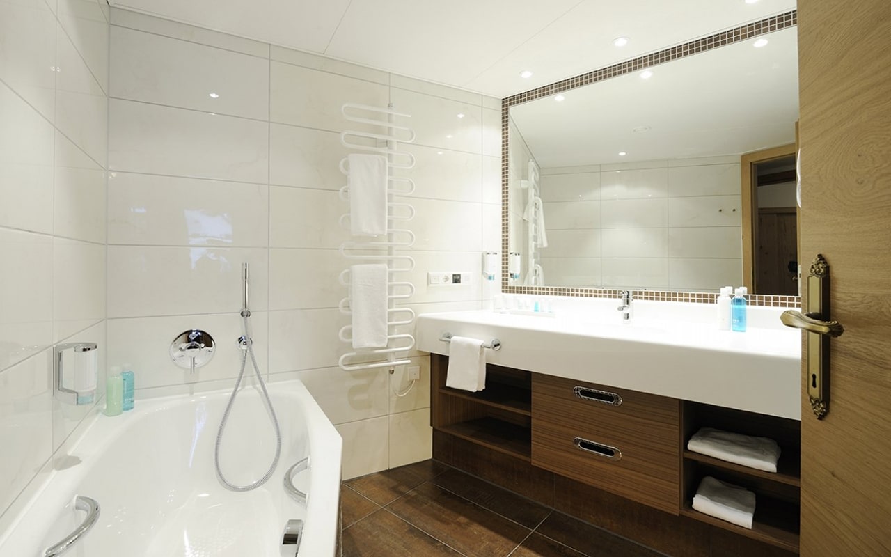 Family-Suite-Deluxe-min