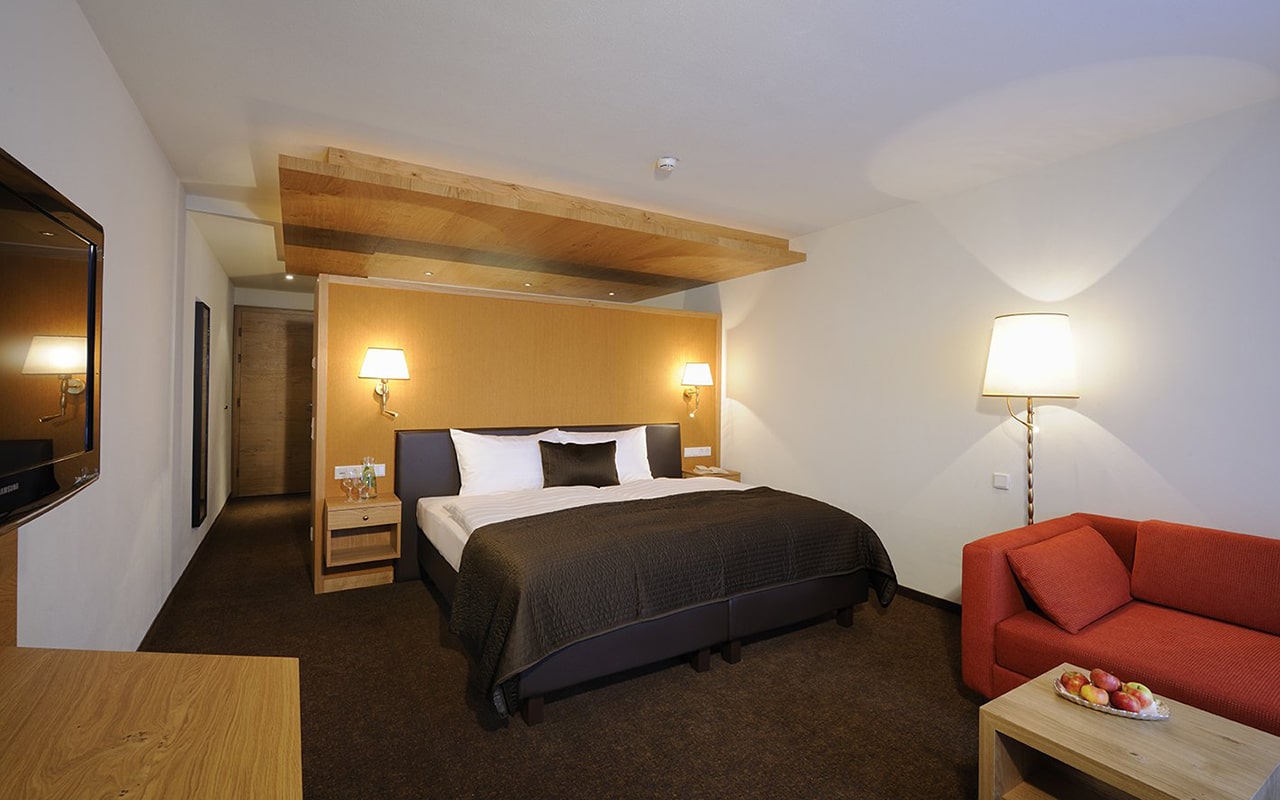 Junior-Suite-Deluxe-min