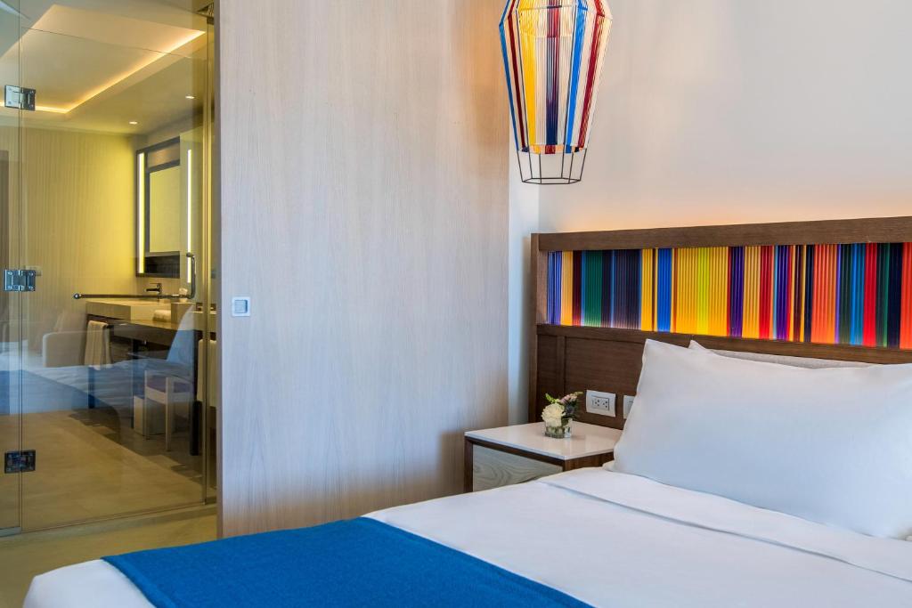 Club Ocean Front Junior Suite King (1)