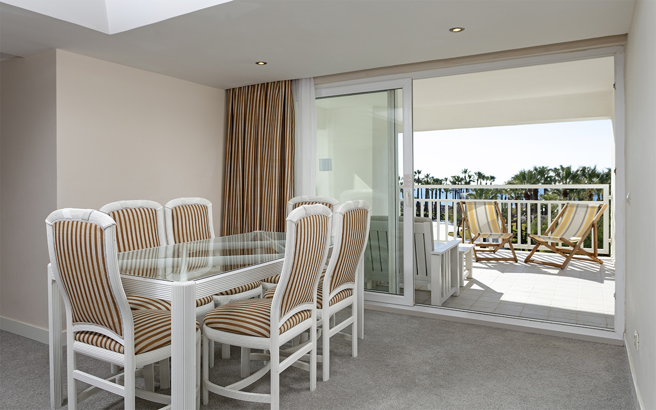 Hotel Suite Room (3)