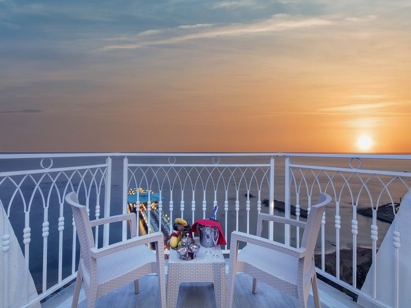 Swarowski balcony1