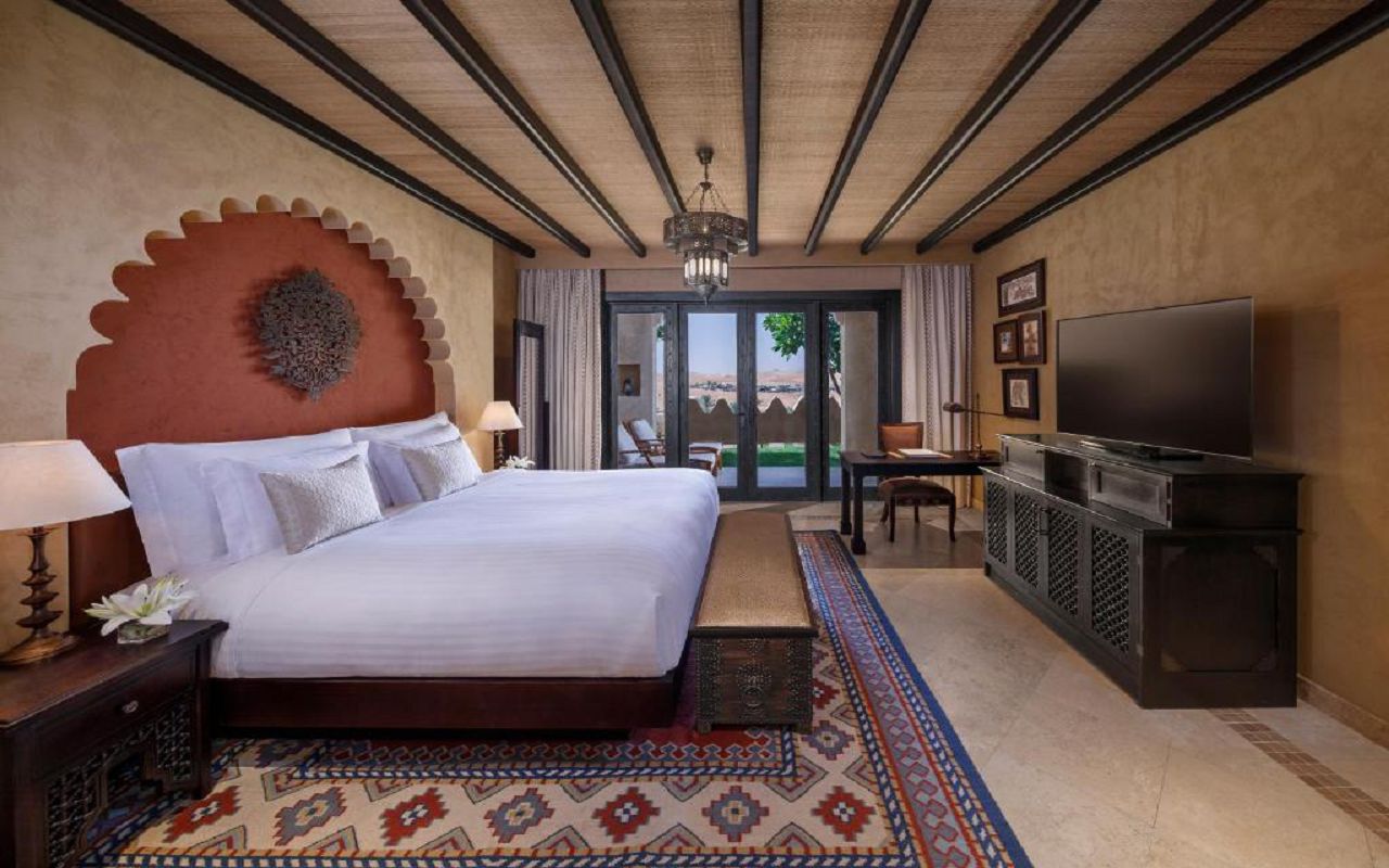 Qasr al sarab desert resort by anantara. Anantara Plaza nice Hotel. Qasr al Sarab Desert Resort Zone Architecture.