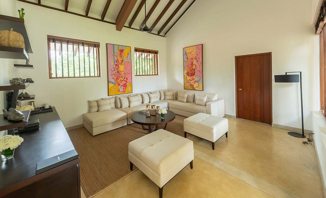 Family-Suite-TV-area-3