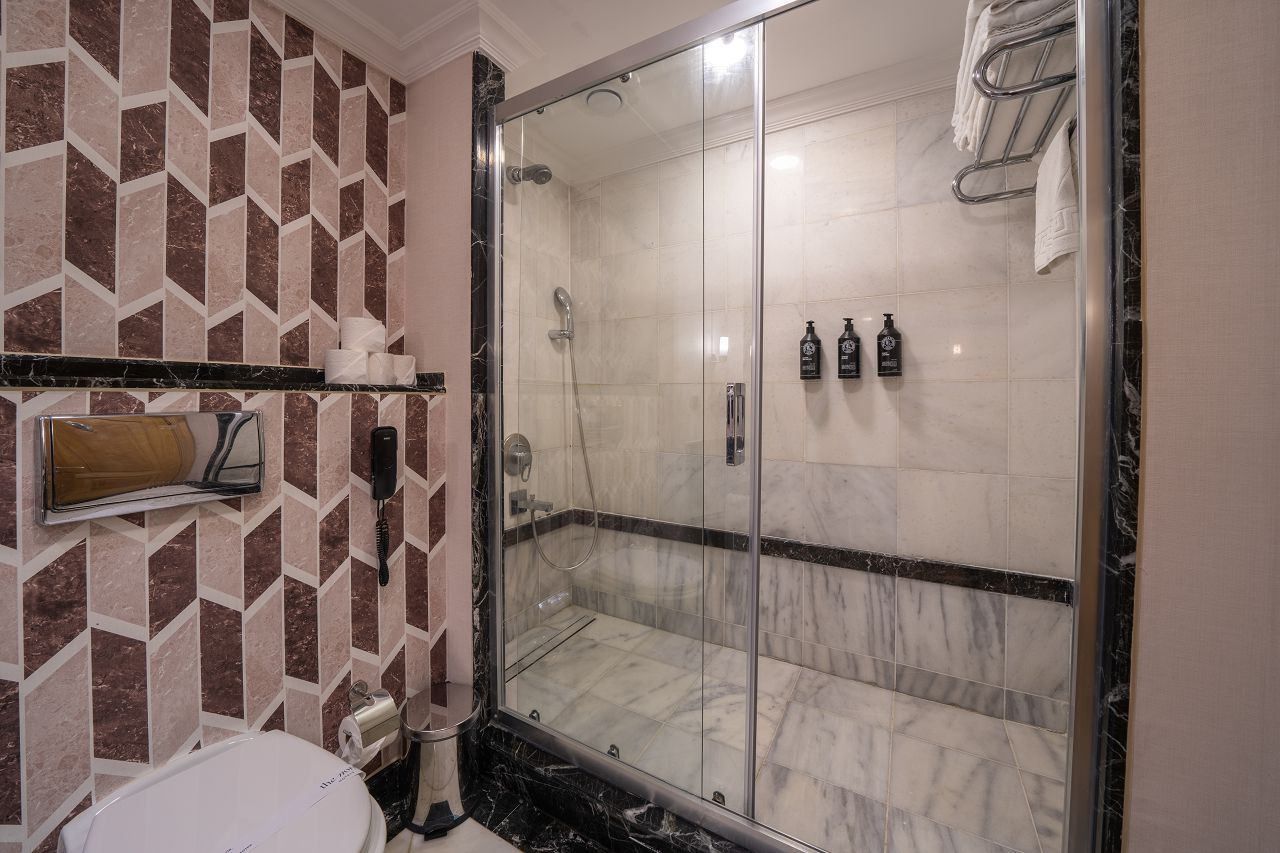 TNO_MainBuilding Family_Land_Bath_2
