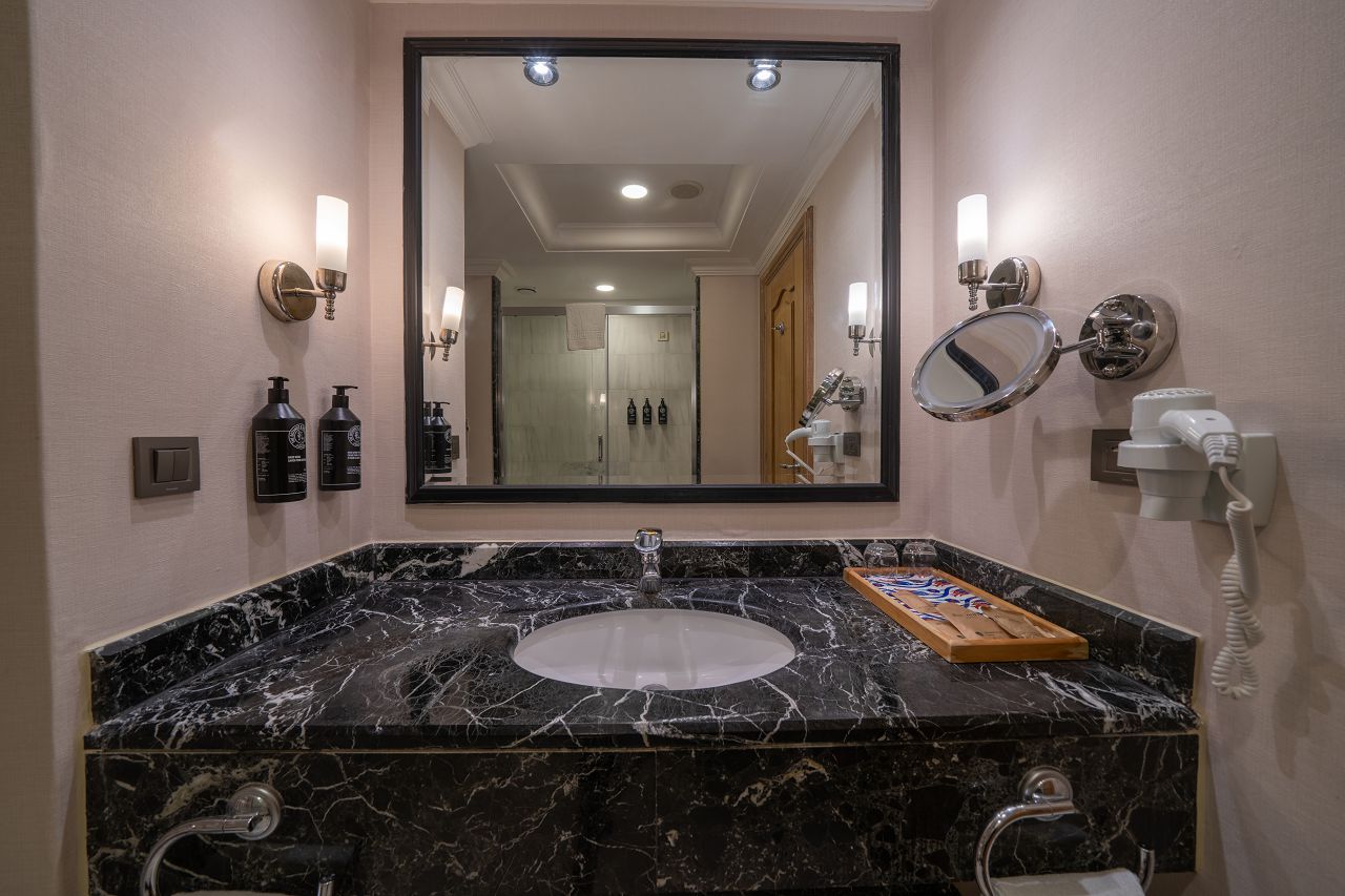 TNO_MainBuilding Family_Land_Bath_3