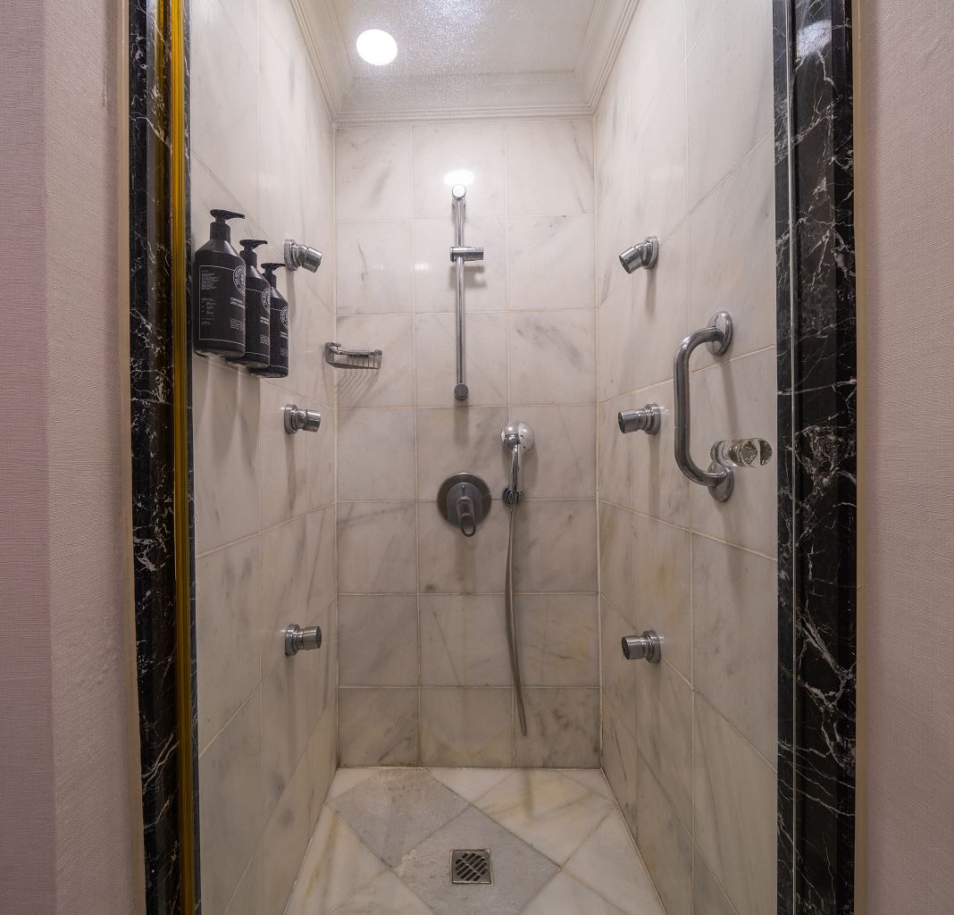 TNO_MainBuilding_DeluxeSuite_Sea_Bathroom_3