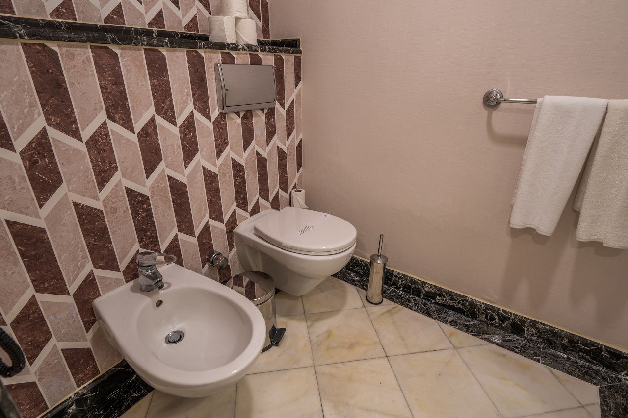 TNO_MainBuilding_DeluxeSuite_Sea_Bathroom_6