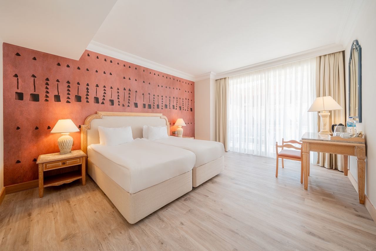 TNO_MainBuilding_Junior_Suite_Land_2