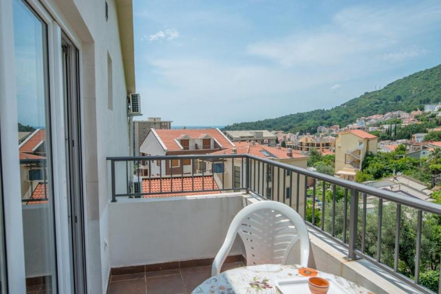 One bedroom apartment Balcony (5)