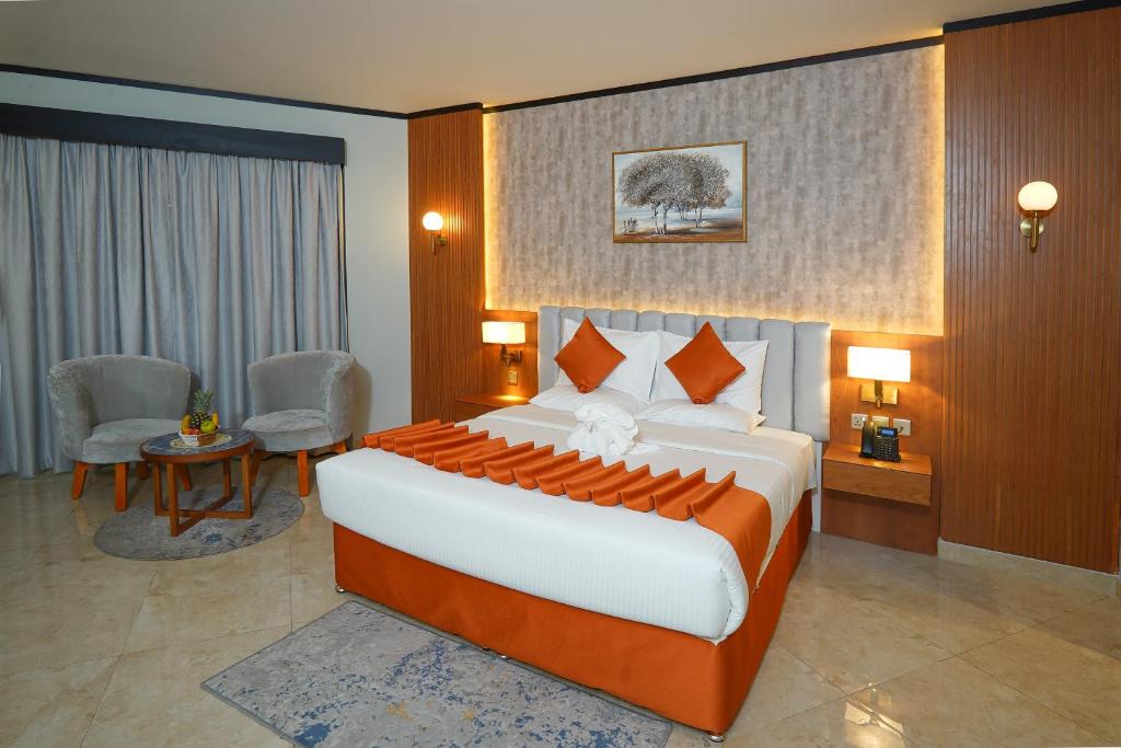Family Room 4