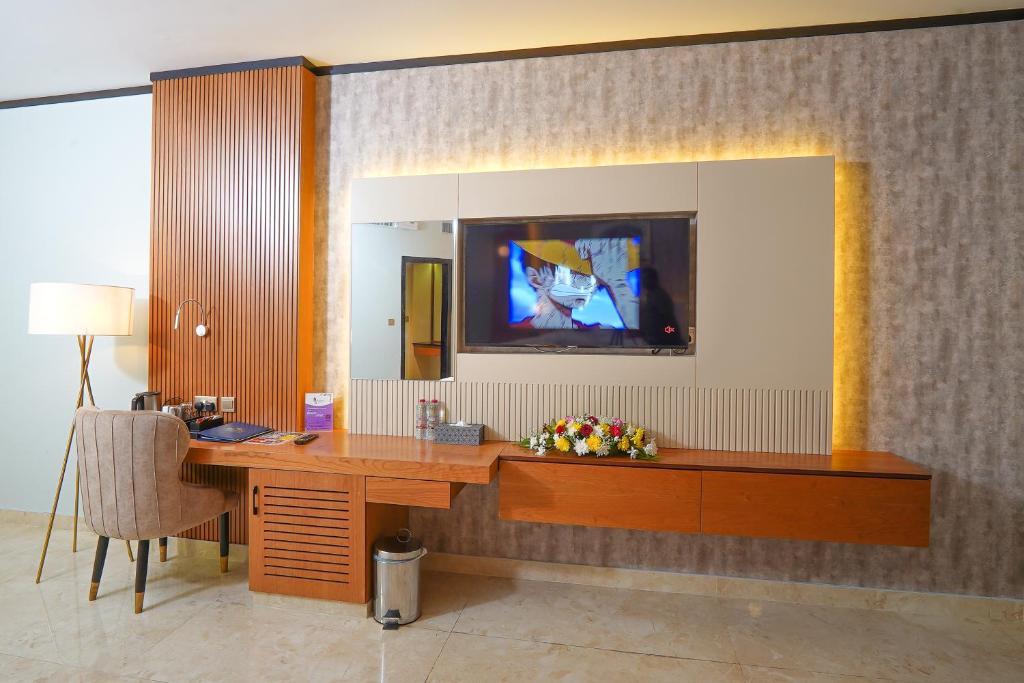 Family Room 5