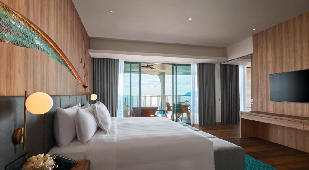 Premier Ocean View Suite with Private Pool (1)